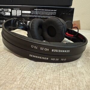 Sennheiser HD 25 Black Professional Headphones